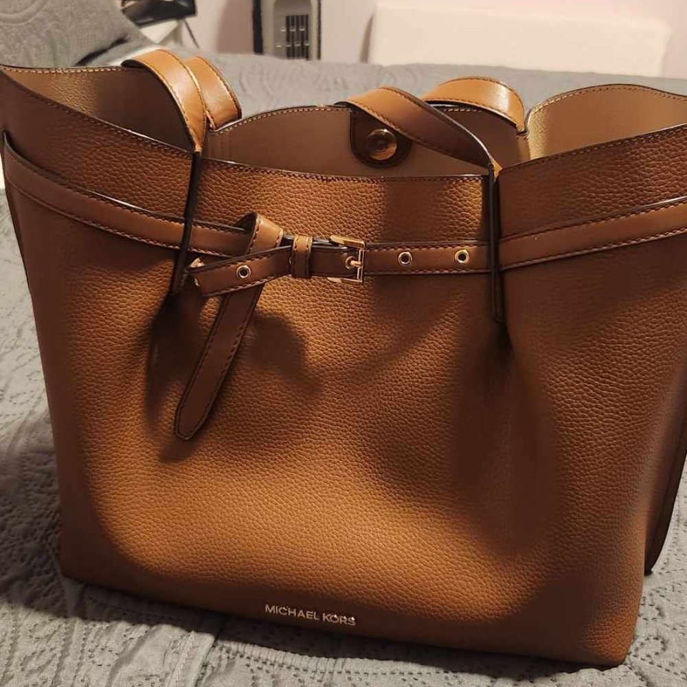 Michael Kors purse